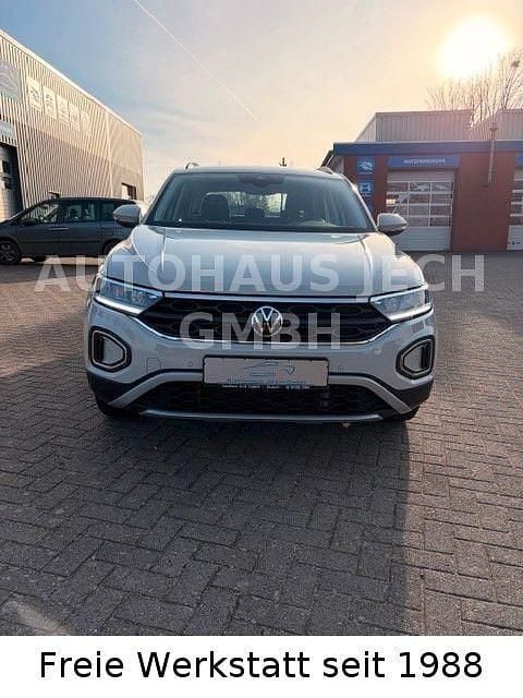 Grau Gebraucht 2024 VW T-Roc Life SUV | 24.480 € (Superpreis) - Bild 1/4