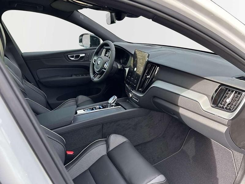 Neu Volvo XC60 Plus 455 PS (334 kW) 2026 Weiss SUV