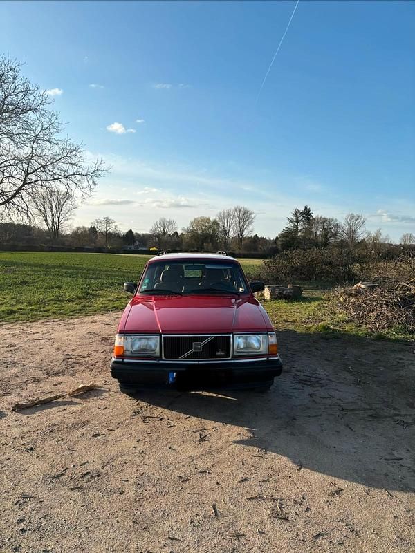 Gebraucht Volvo 240 116 PS (85 kW) 1992 Rot Kombi