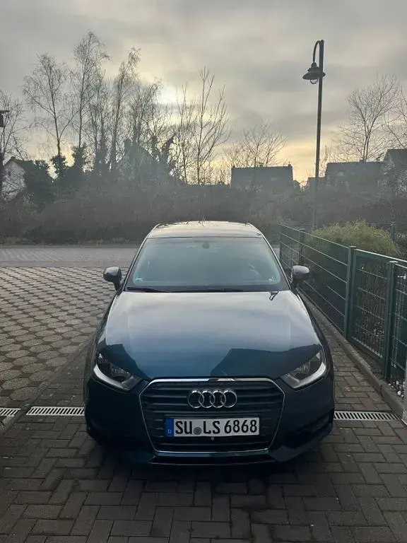 Gebraucht Audi A1 Sportback Sport 82 PS (60 kW) 2018 Blau Kleinwagen