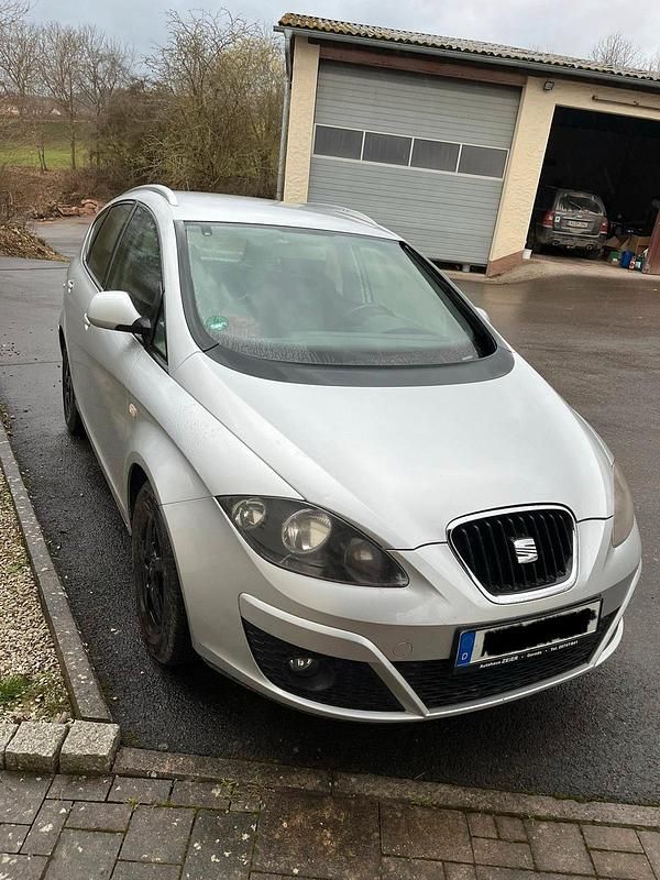 Gebraucht Seat Altea XL 105 PS (77 kW) 2011 Silber Van / Kleinbus