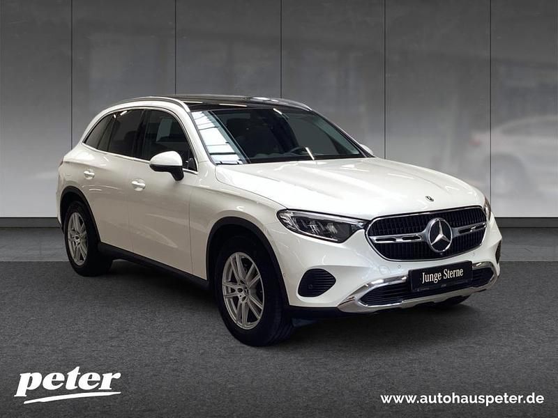 Manufaktur diamantweiß bright Gebraucht 2023 Mercedes GLC220 Avantgarde SUV | 48.910 € (Guter Preis) - Bild 1/3