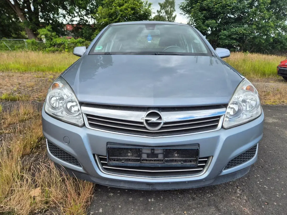 Gebraucht Opel Astra 90 PS (66 kW) 2008 Grau Limousine