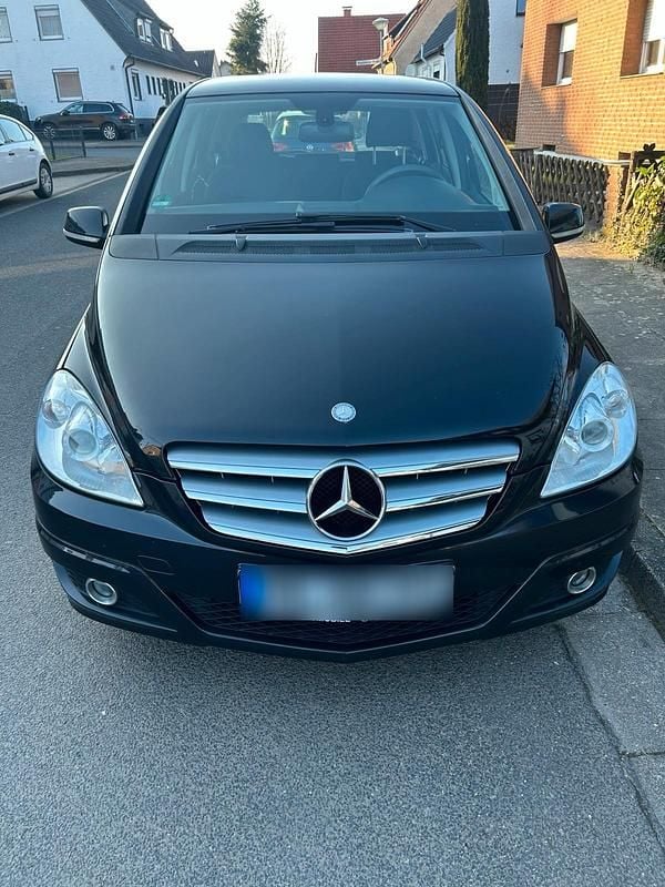Gebraucht Mercedes B160 95 PS (69 kW) 2011 Schwarz Van / Kleinbus