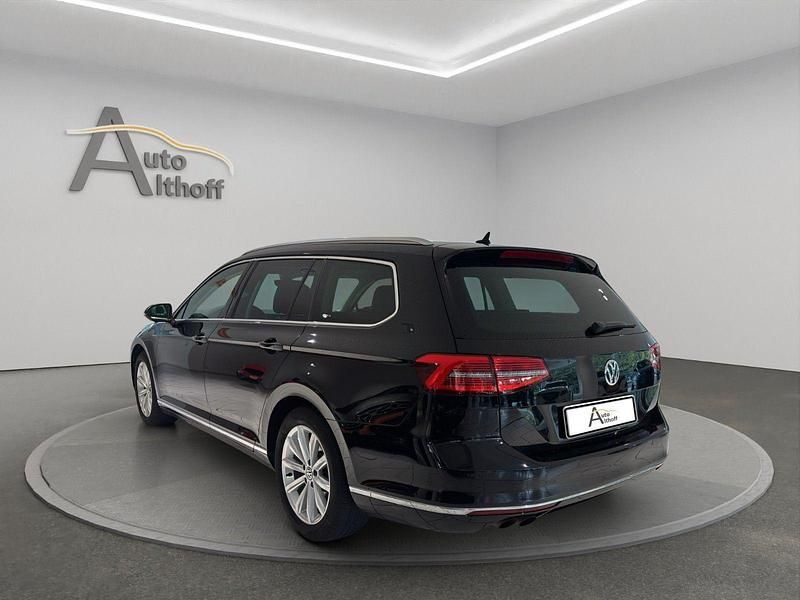 Gebraucht VW Passat Highline 179 PS (131 kW) 2015 Schwarz Kombi