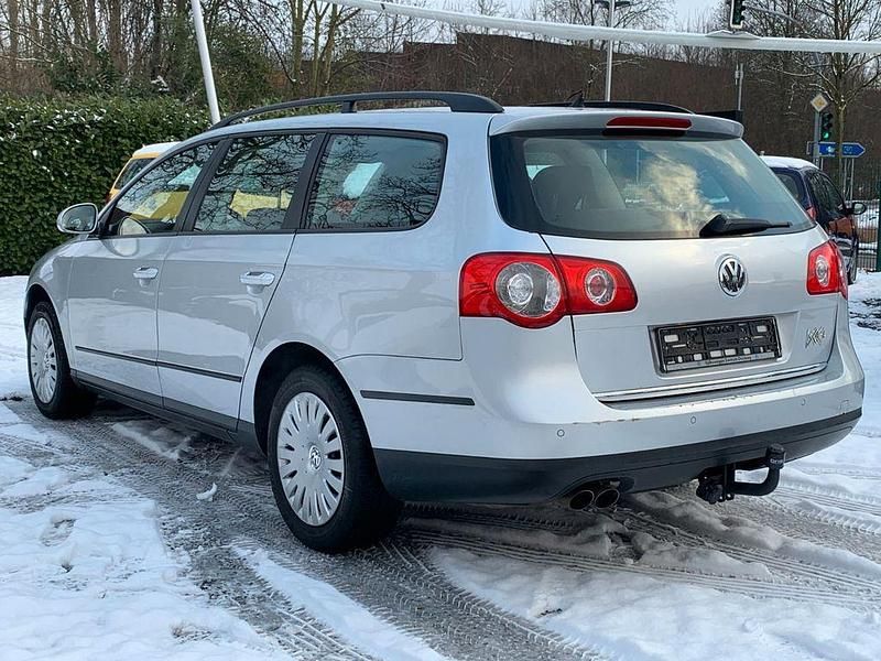 Gebraucht VW Passat 140 PS (102 kW) 2010 Silber Limousine