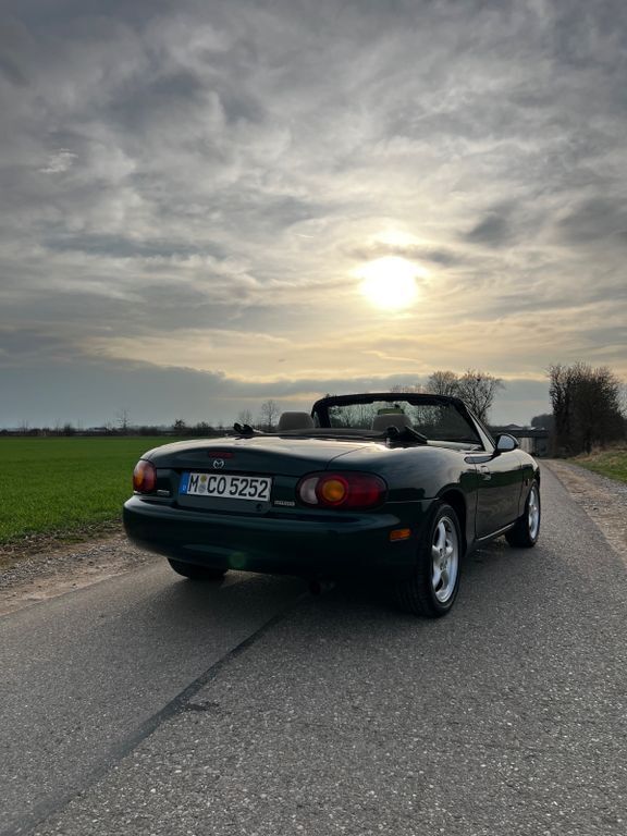 Grün Gebraucht 2000 Mazda MX5 Cabrio | 7.800 € (Fairer Preis) - Bild 1/4