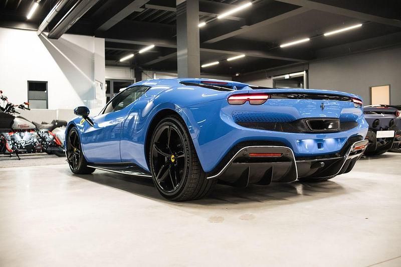 Neu Ferrari 296 829 PS (609 kW) 2025 Azzurro dino Cabrio