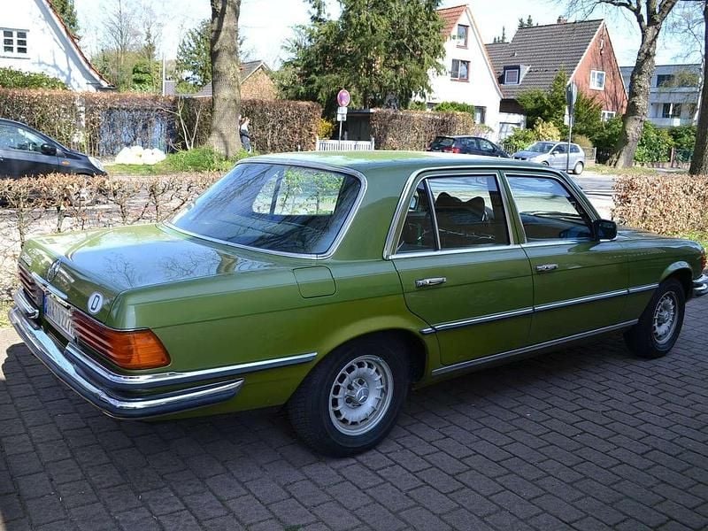 Gebraucht Mercedes 280 185 PS (136 kW) 1975 Grün Limousine