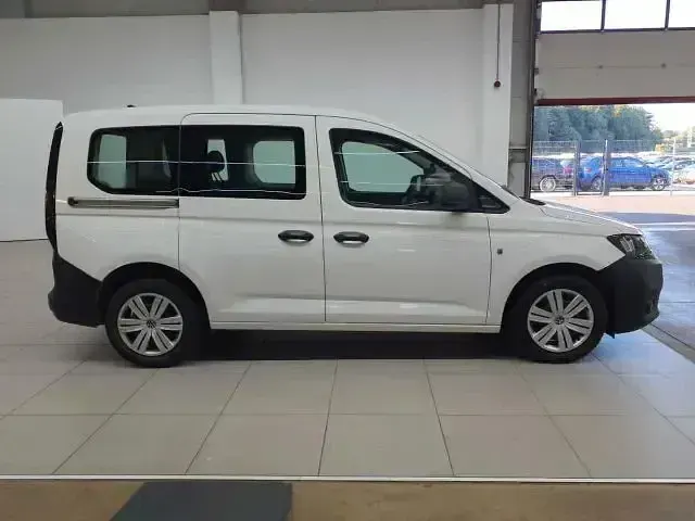 Gebraucht VW Caddy 102 PS (75 kW) 2023 Candyweiß Van / Kleinbus