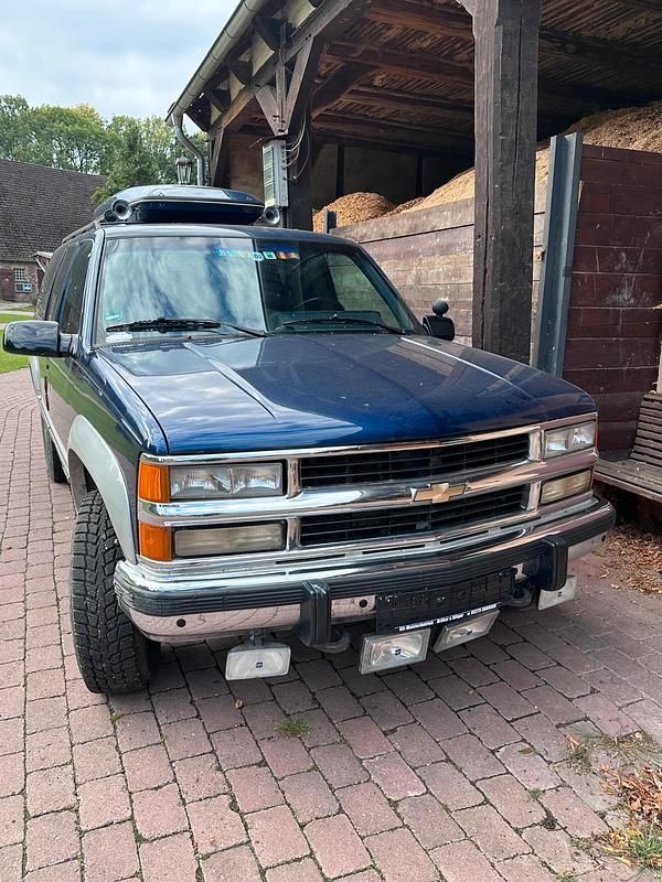 Blau Gebraucht 1993 Chevrolet Suburban SUV | 15.000 € - Bild 1/4