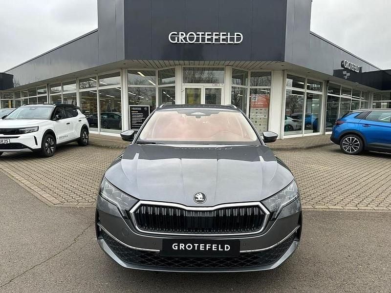 Grau Neu 2025 Skoda Octavia Selection Limousine | 31.490 € (Guter Preis) - Bild 1/4