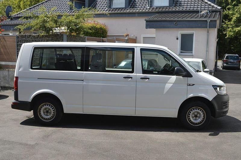 Weiß Gebraucht 2019 VW T6.1 Comfortline Van | 17.990 € (Teuer) - Bild 1/4