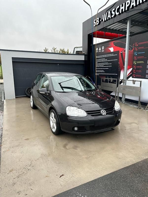 Gebraucht VW Golf V 90 PS (66 kW) 2004 Schwarz Kleinwagen