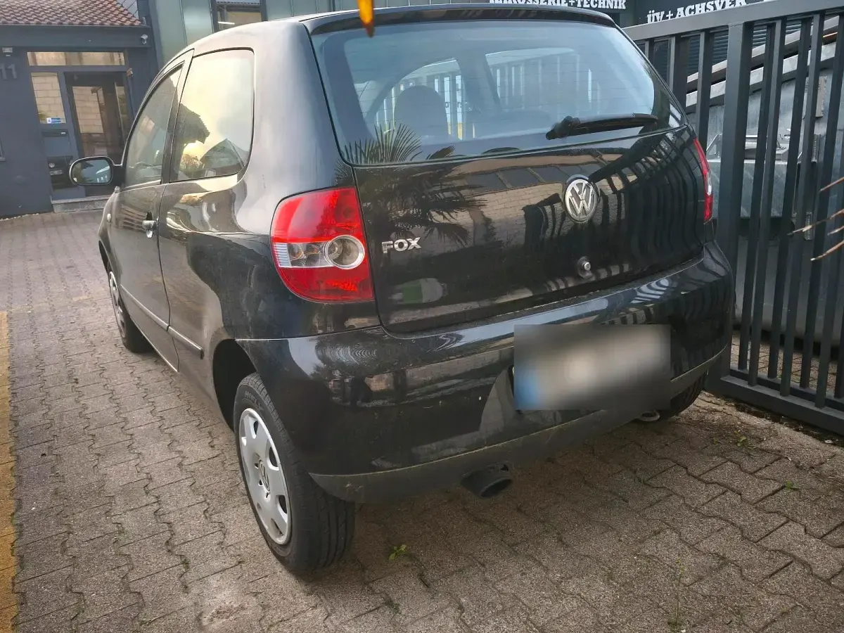 Brugt VW Fox 75 HK (55 kW) 2006 Sort Hatchback