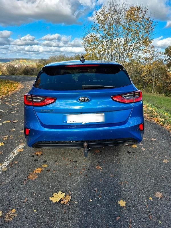 Gebraucht Kia Ceed Platinum 140 PS (102 kW) 2018 Blau Kleinwagen