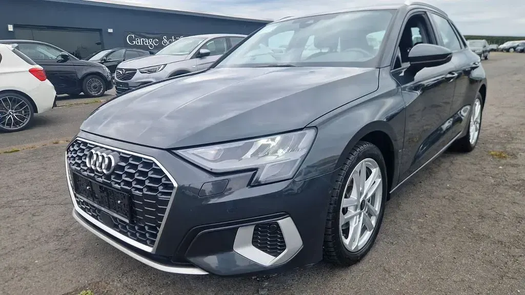 Gebraucht Audi A3 Sport 150 PS (110 kW) 2023 Grau Limousine