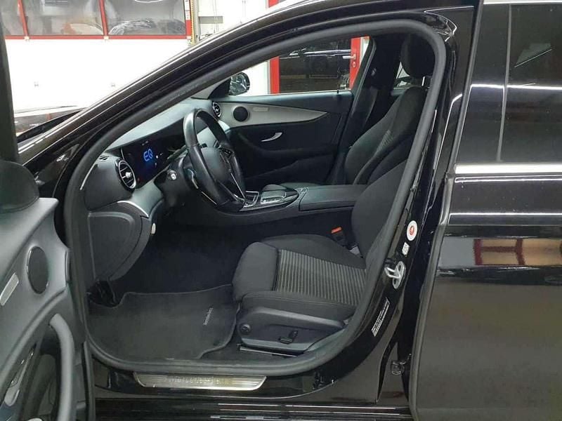 Używany Mercedes E300 194 KM (142 kW) 2020 Czarny Kombi