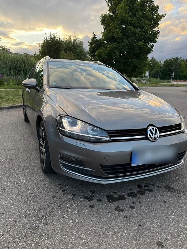 Grau Gebraucht 2015 VW Golf Kombi | 7.900 € (Superpreis) - Bild 1/4