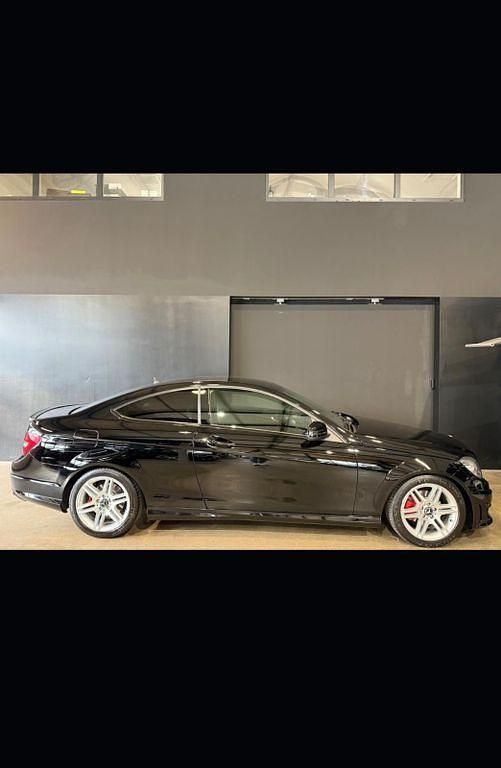 Gebraucht Mercedes C250 204 PS (150 kW) 2011 Schwarz Coupé