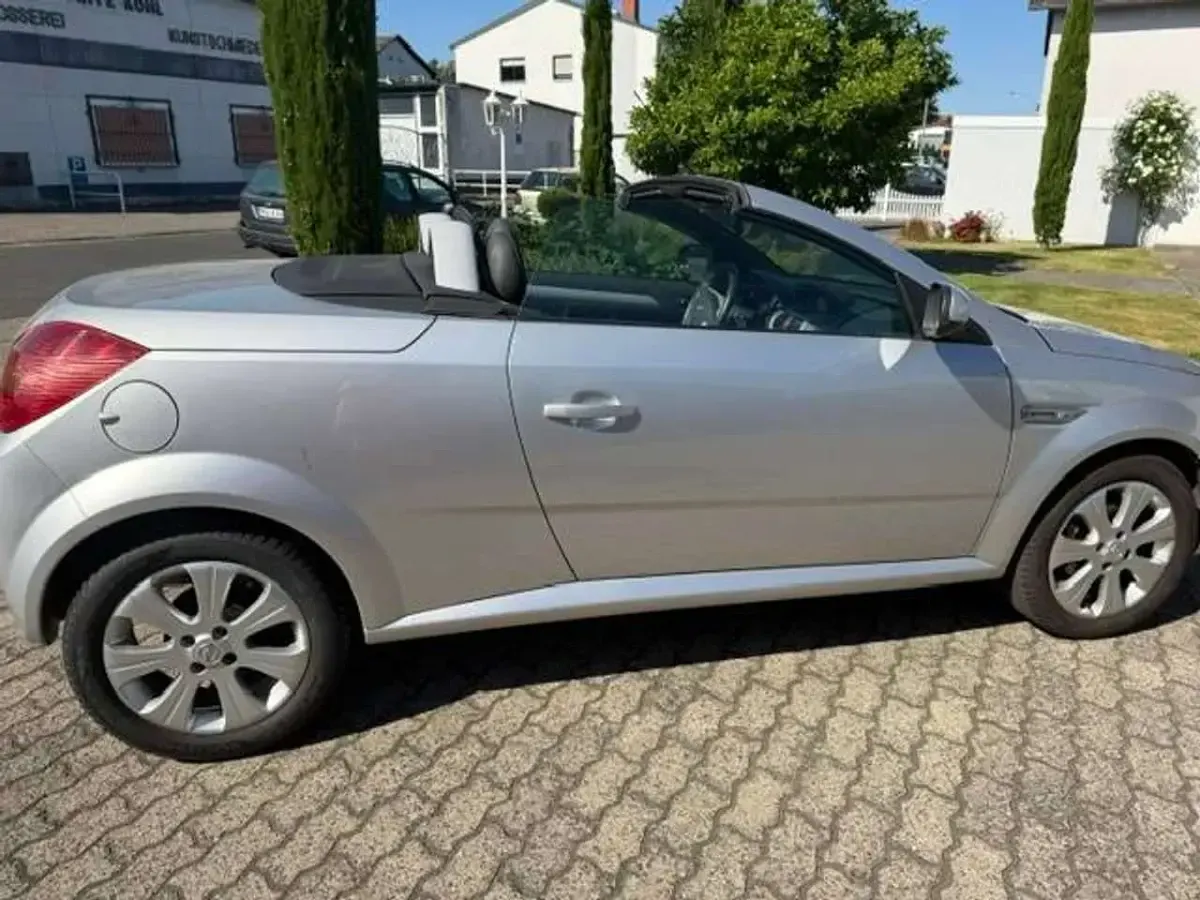 Gebraucht Opel Tigra 90 PS (66 kW) 2009 Grau Cabrio