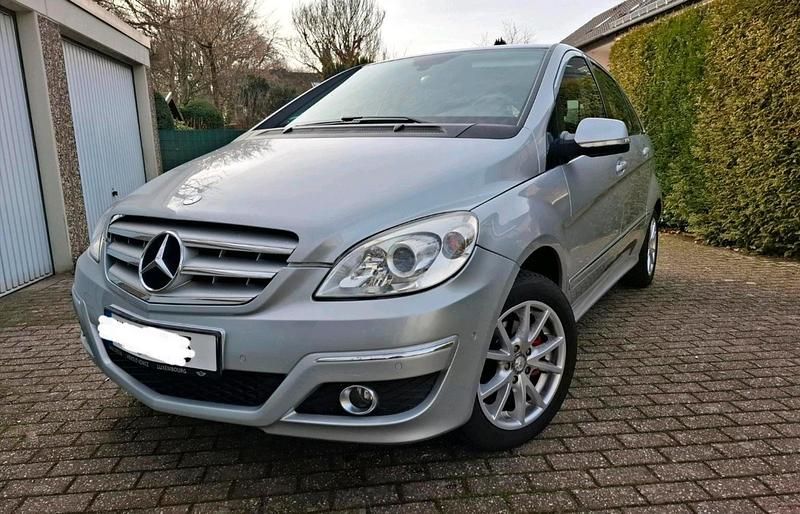 Gebraucht Mercedes B170 116 PS (85 kW) 2009 Silber Van / Kleinbus