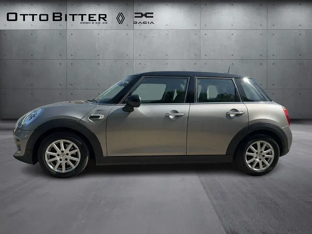 Usado Mini Cooper Chili 136 CV (100 kW) 2017 Plateado Utilitario