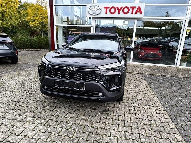 Schwarz Neu 2025 Toyota Corolla Cross SUV | 39.990 € (Teuer) - Bild 1/4