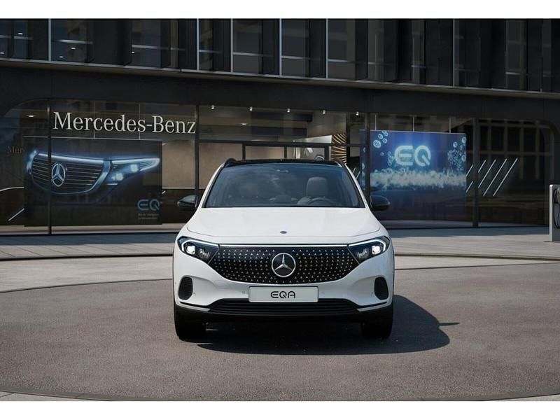 Gebraucht Mercedes EQA250+ Night 139 kW (190 PS) 2025 Weiss polarweiß SUV