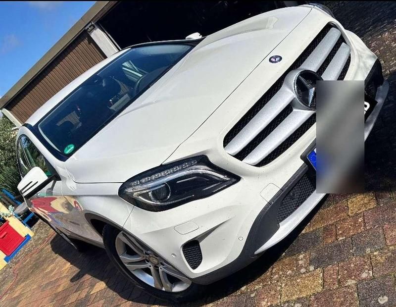 Weiß Gebraucht 2016 Mercedes 220 SUV | 15.999 € (Superpreis) - Bild 1/4