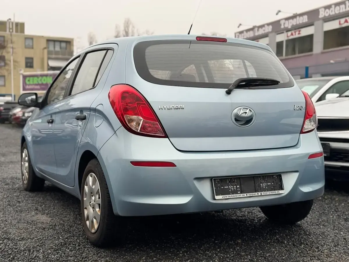 Gebraucht Hyundai i20 86 PS (63 kW) 2012 Blau Limousine