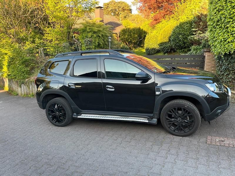 Second-hand Dacia Duster 101 CP (74 kW) 2020 Negru SUV