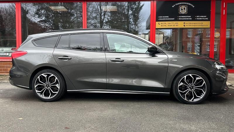 Gebraucht Ford Focus ST-Line 150 PS (110 kW) 2020 Grau Kombi