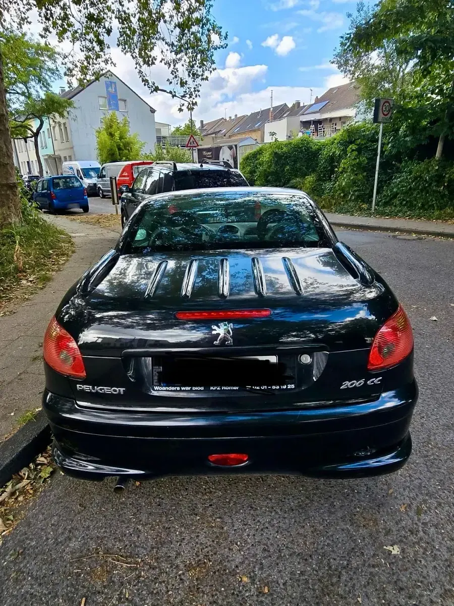 Gebraucht Peugeot 206 CC 109 PS (80 kW) 2004 Schwarz Cabrio