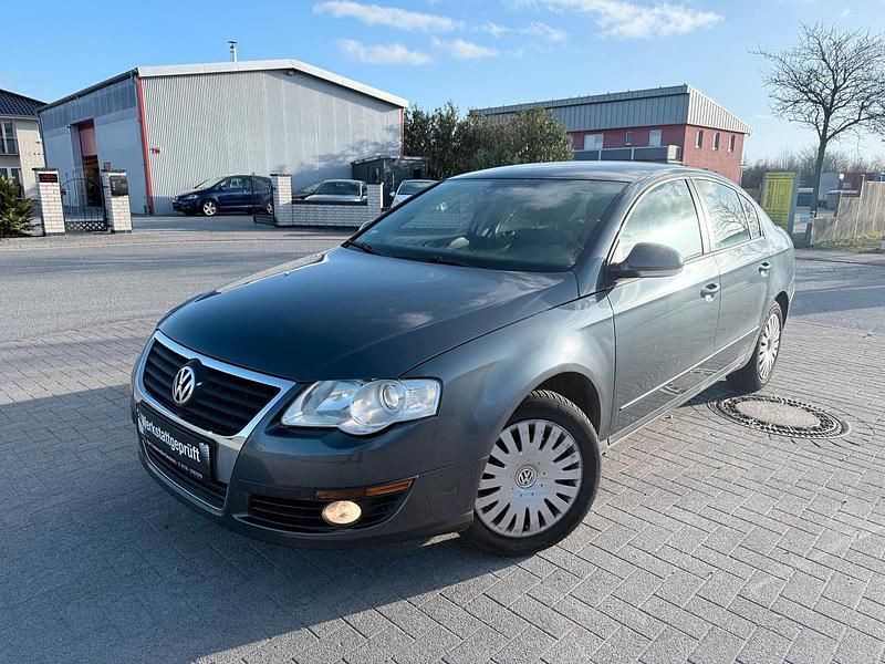 Gebraucht VW Passat 102 PS (75 kW) 2008 Grau Limousine