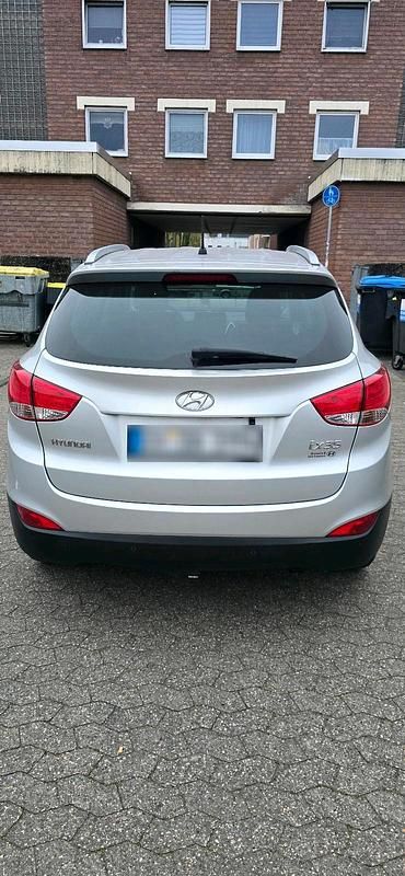 Gebraucht Hyundai ix35 163 PS (119 kW) 2012 Silber SUV