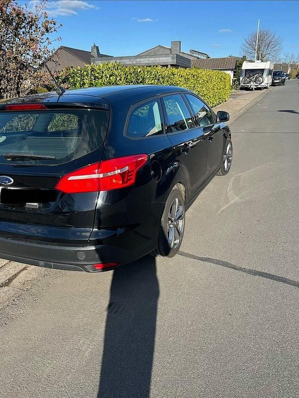 Gebraucht Ford Focus Business Edition 120 PS (88 kW) 2017 Schwarz Kombi