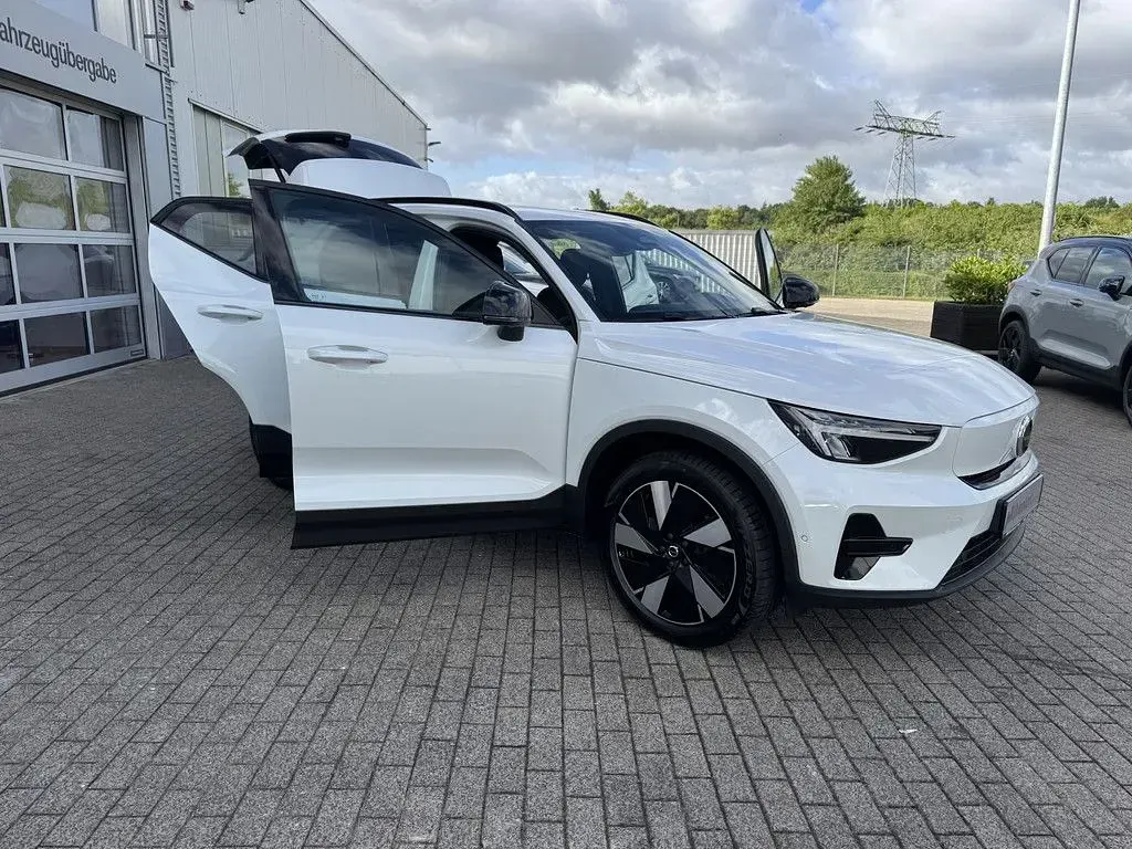 Neu Volvo EX40 Plus 185 kW (252 PS) 2026 Weiß SUV