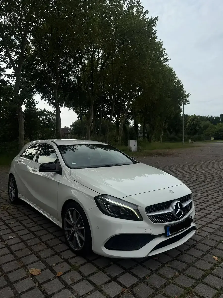 Gebraucht Mercedes A180 AMG 122 PS (89 kW) 2015 Weiß Kombi