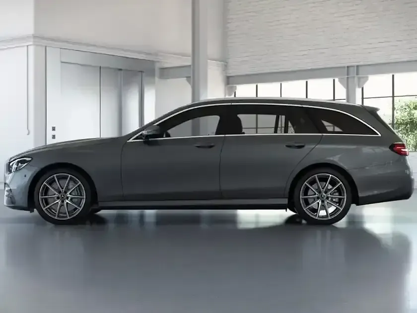 Używany Mercedes E400 AMG 330 KM (242 kW) 2023 Szary Kombi