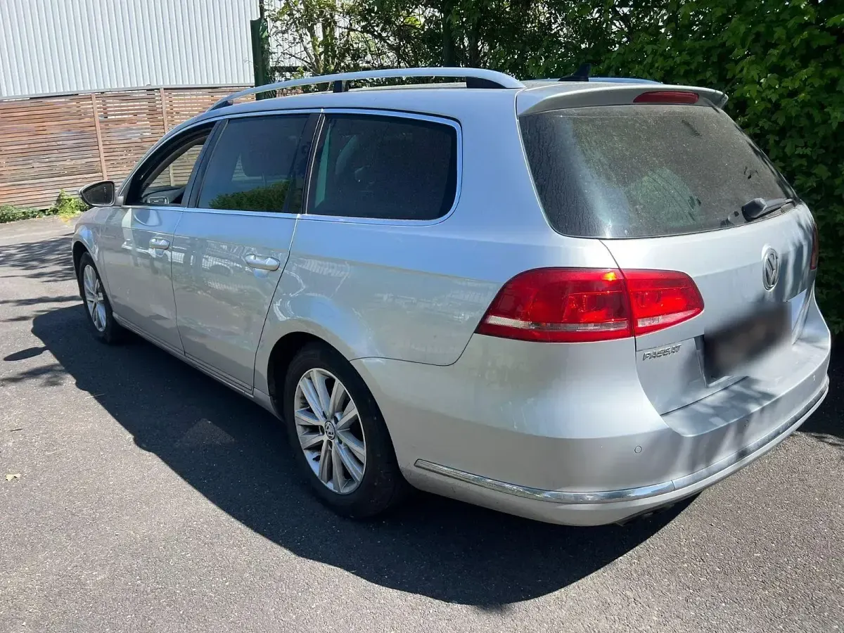 Gebraucht VW Passat Comfortline 177 PS (130 kW) 2013 Schwarz Limousine