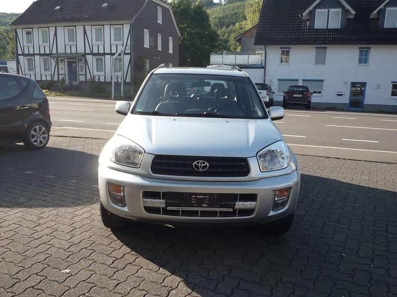 Gebraucht Toyota RAV4 150 PS (110 kW) 2003 Silber SUV