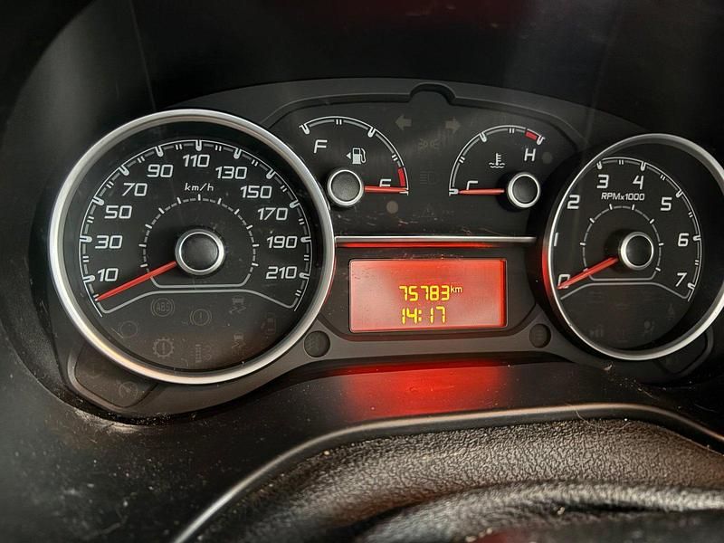 Gebraucht Fiat Doblò 100 PS (73 kW) 2018 Weiß Van / Kleinbus