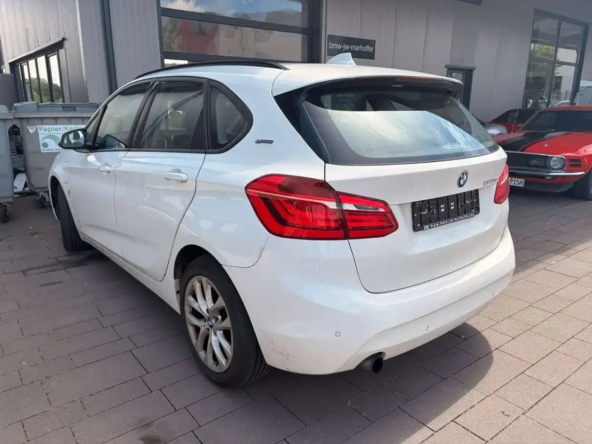 Gebraucht BMW 225 Advantage 136 PS (100 kW) 2018 Alpinweiss Kombi