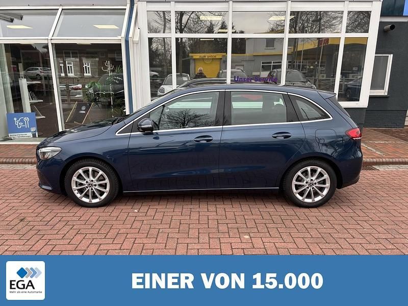 Gebraucht Mercedes B220 Progressive 190 PS (139 kW) 2019 Blau metallic Van / Kleinbus
