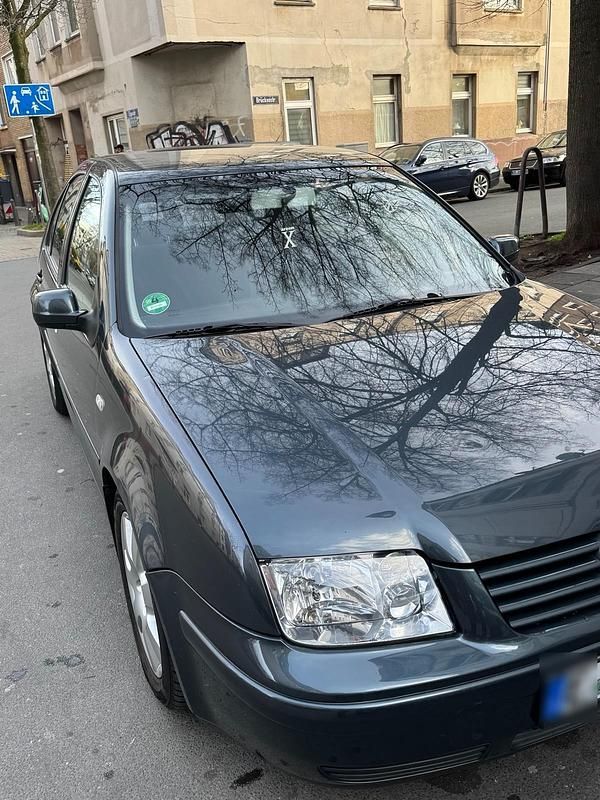 Gebraucht VW Bora 115 PS (84 kW) 2002 Blau Kleinwagen