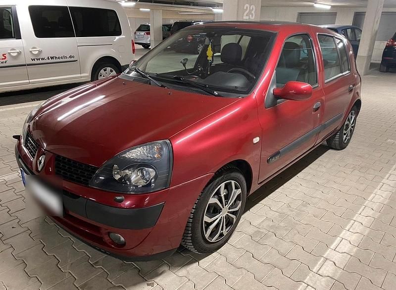 Brugt Renault Clio II 98 HK (72 kW) 2003 Rød Hatchback