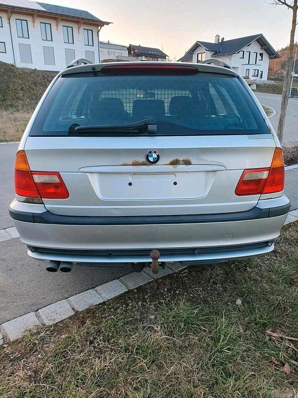 Gebraucht BMW 320 170 PS (125 kW) 2002 Silber Kombi