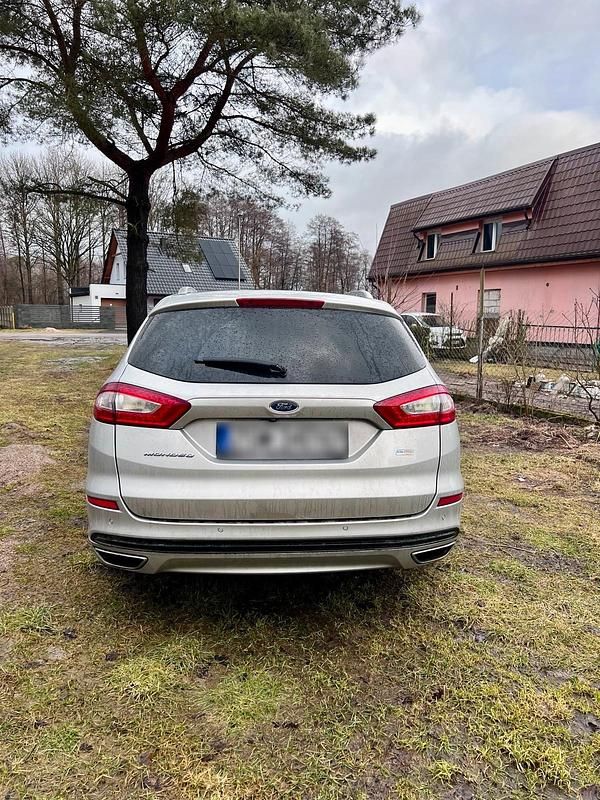 Gebraucht Ford Mondeo 180 PS (132 kW) 2015 Silber Kombi