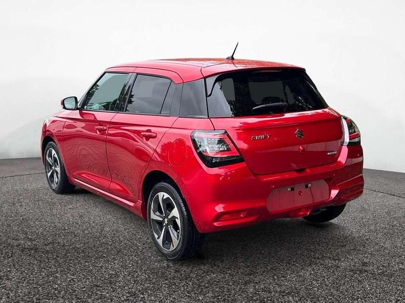 Neu Suzuki Swift Comfort+ 83 PS (61 kW) 2025 (zwp) burning red pearl metall Kleinwagen
